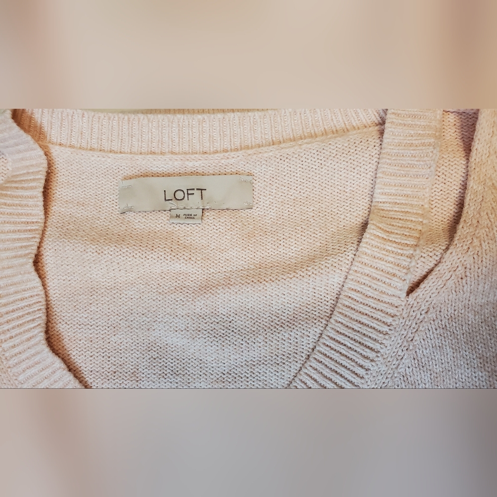 LOFT Shoulder/Neck Cutout V-NECK Peach Size:M - Picture 6 of 7